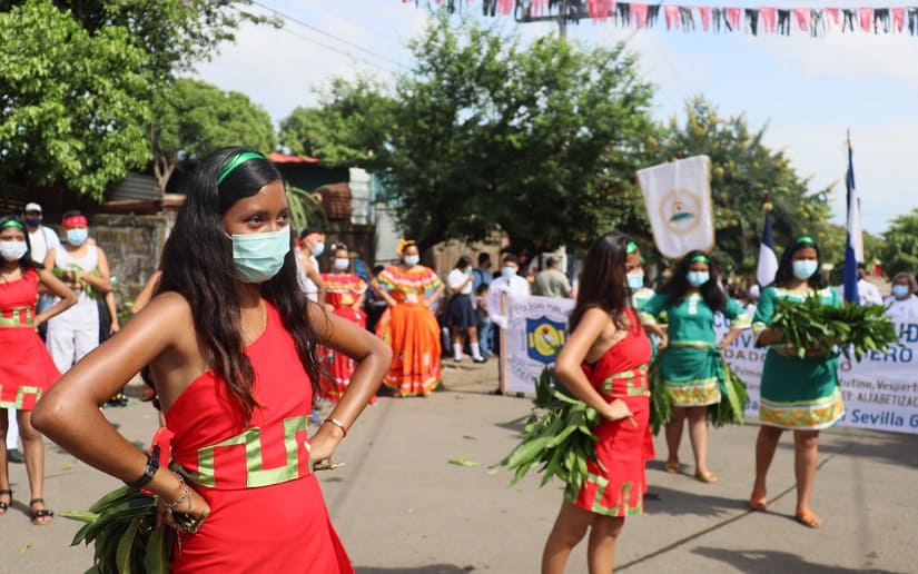 DESFILE
